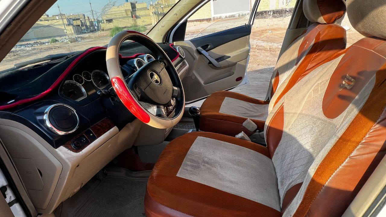 افيو  مديل 2009سياره  جهازه كلشي شغال بيه 3قطع غيار وضربه بصيطه بل جملغ امامي تبريد مكينه جديده  كله جديد سعر68وبيه مجال حك جيه***********
