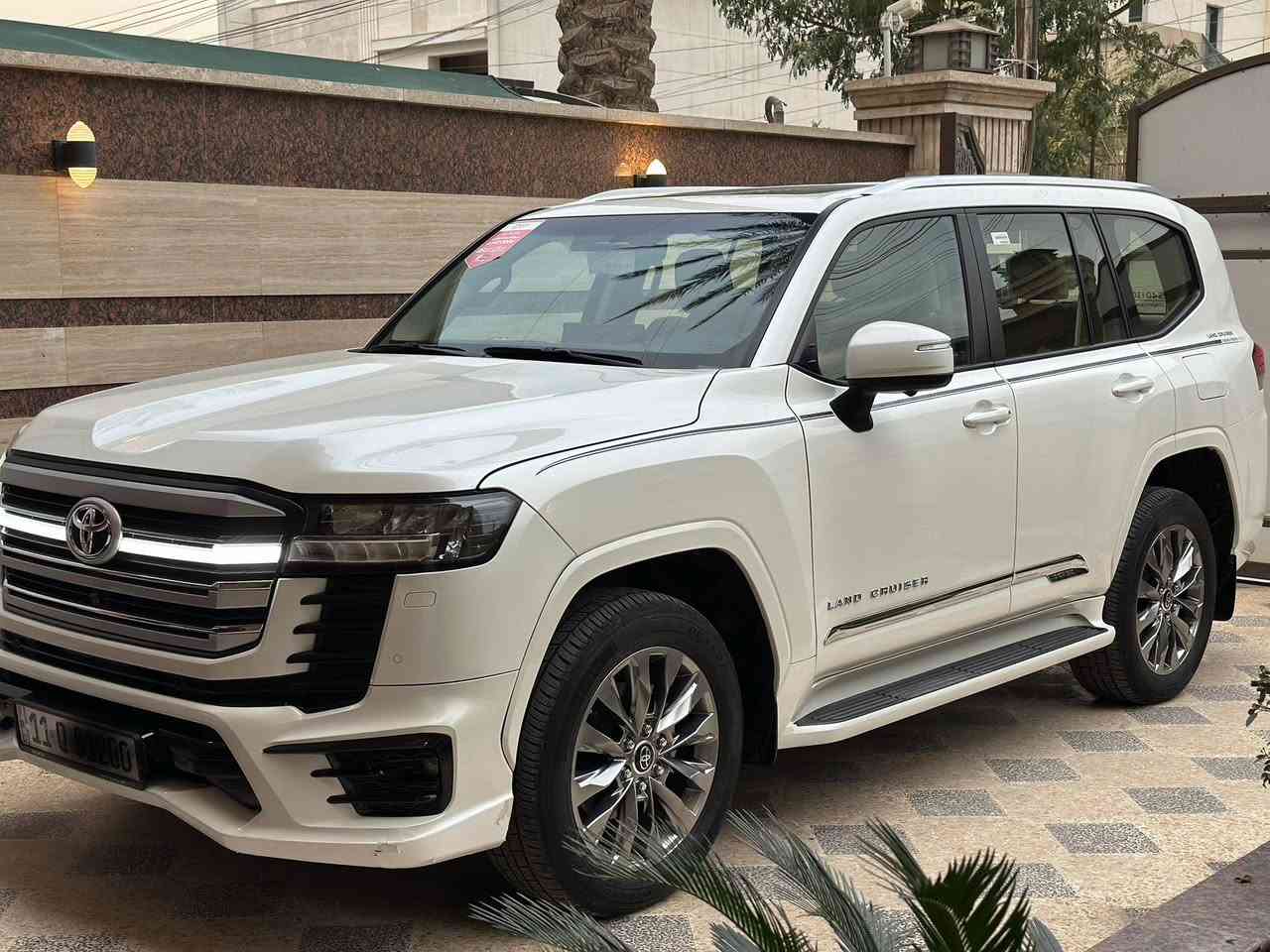 السلام عليكم
لاندكروز 2024 GXR لمتد اصل ضمان شركة ساز 

ماشيه 30 كم حقيقي 

مكفوله كفاله عامه صبغ تبديل بارد شخوط . مستلميه زيرو من شركه باسمي تحول نفس اليوم 

فول نقطه عمياء بلمري محرك 4000…4 كامرات توقف ذاتي رادار 

*********** 

السعر 66800 دولار يعني ب66800 دولار قفل من لاخير رجاءا 

بدون مراوس

بغداد السيديه  مكان السياره
