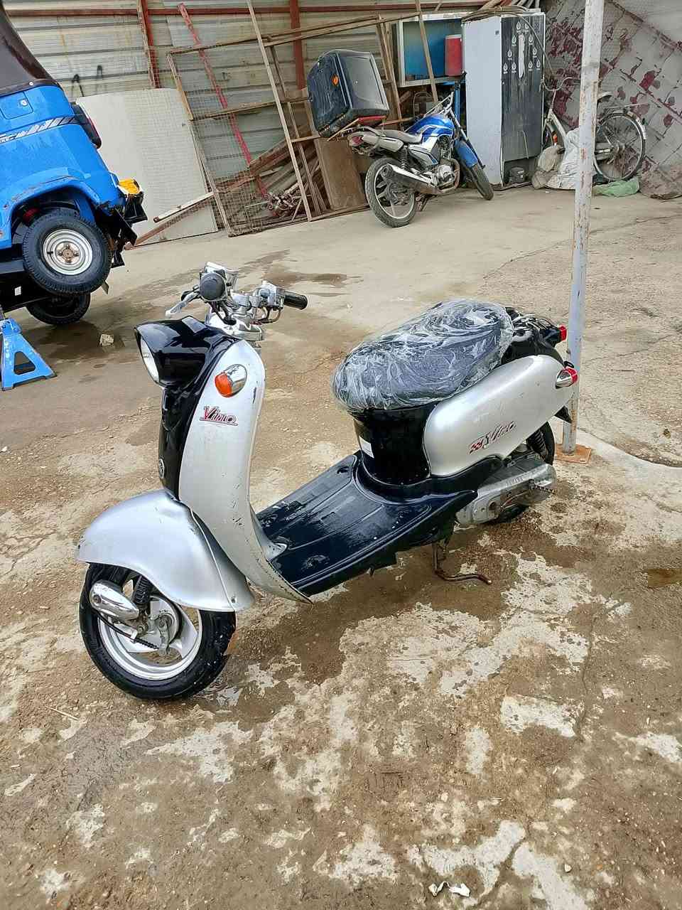 سلام عليكم دراجه 60 عبد الحليم دراجه كامله مكينه ما مفتوحة كهربائيات شغاله كيج سرعه شغال ليت تايرات جدد وكفرات نضيفه مثل ما موضح بالصوره عوزه بس باتري ودبل امامي شلعه ومعدل خير من الله مكاني المحمودية
*********** وتساب وخط 225 سعر
