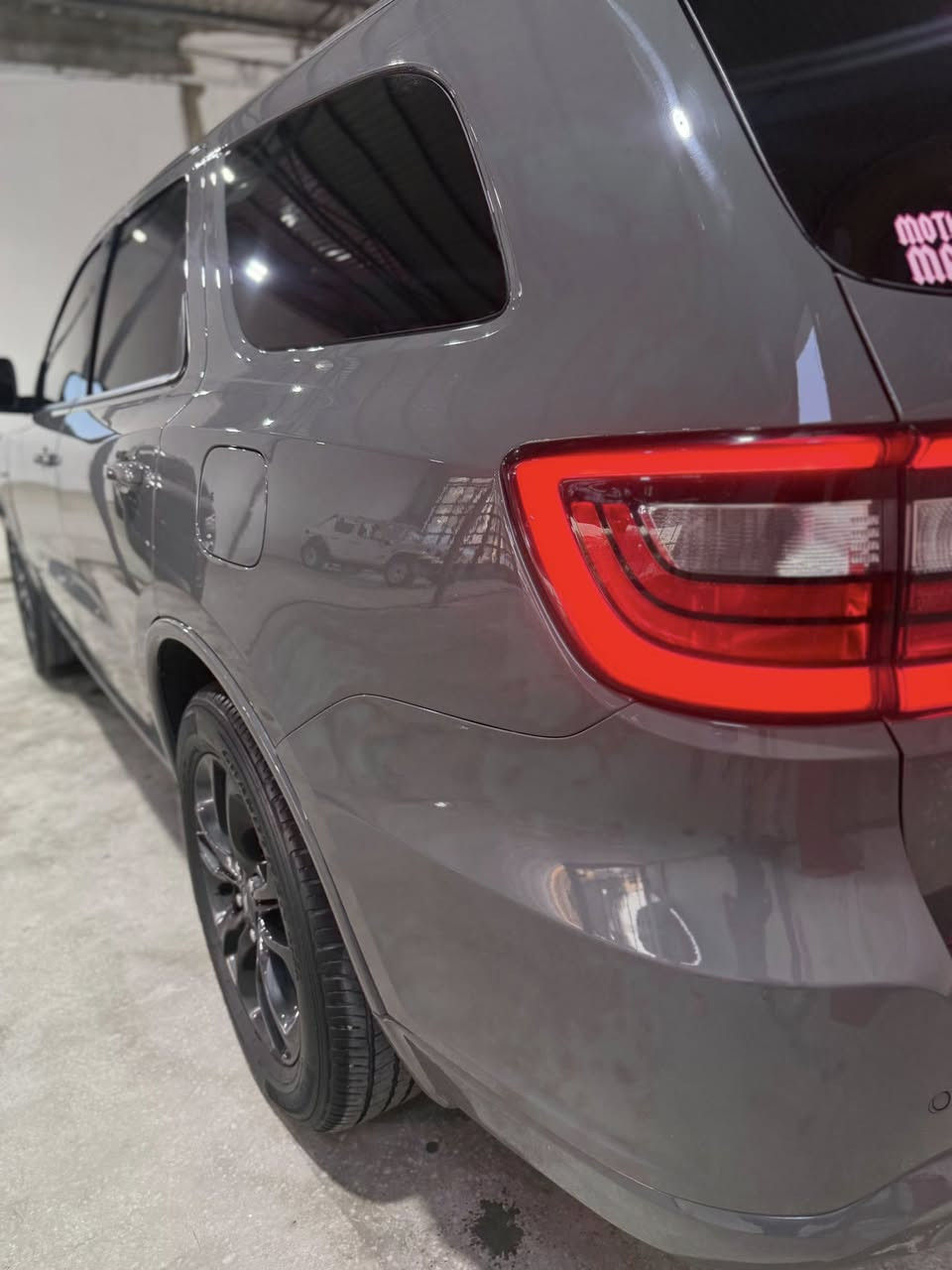 السلام عليكم دوج دورنكو ار تي RT هيمي لون إسمنتي سموك دخول جديد حادث بسيط فقط بارد بي دي آر شبه الكلين والباقي مكفوله كفاله عامه فول مواصفات داخل احمر منفصل كشنات شفتات فوول السياره فتحه وردار امامي العنوان بغداد جميله السعر 358 وبيه مجال ***********
