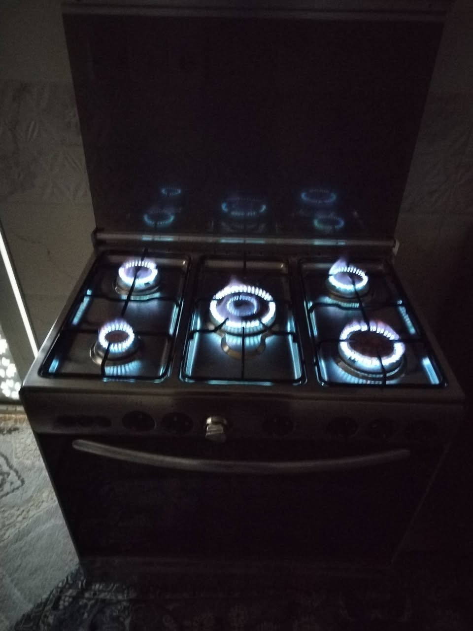 طباخ عراقي السعر 160 ألف 
طباخ عراقي نظام بوري قياس 80 *55 شغال فرن شغال بلادي وضع شركة بدون اي تصليح عيون بواري شركه العنوان موصل جانب الأيمن للاستفسار
***********
***********
