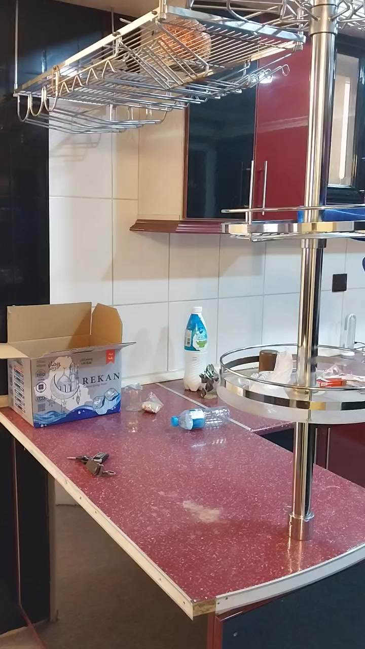 كاونتر خشب مع سنك و طباخ و مرشحة ٨ امتار
سعر : ٣٠٠ الف.            مكان السليمانية 
________ 
كاونترى ته خته له گه ل سنک و ته باخ و موره شه ح 
نرخ : ٣٠٠ هه زار.       شوین سلیمانی 
***********
