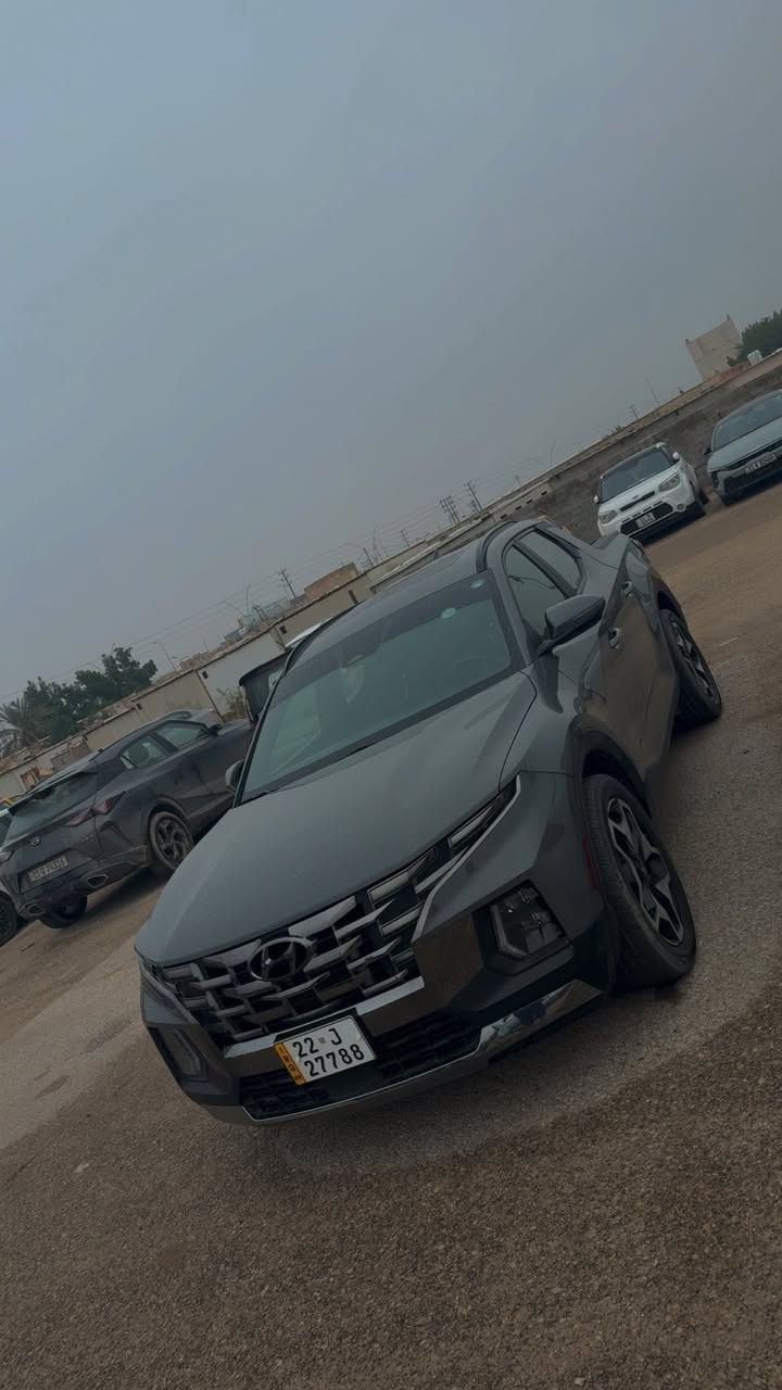 السلام عليكم 
هونداي سانتا كروز 2023 لون سمنتي مميز 
محرك 2.5تيربو  🔥
ماشيه 29mi
فول مواصفات اعلى فئه ليمتد 
فتحه بصمه  تشغيل عن بعد 
شاشه كبيره لمس  تبريد لمس  كار بلاي
خمس كامرات  كامرات   يطلعن بدشبول  مكان العدادات 
رادار امامي خلفي  رادار بلمري اشاير بلمري
حساس امامي خلفي جانبي 
مانع تصادم بريك تلقائي  تحديد مسار  قياده ذاتيه 
تبريد  وتدفئه كشنات تدفئه ستيرين 
قطعتين تبريد 
جامات اوتو  كشنات كهرباء  كشنات جلد 
شاحن واير لس 
فور ويل  اوتو هولد هاند بريك بصمه  نضام نزول منحدرات
٤وضعيات للقياده   عداد ديجيتل  متغير الاشكال و الالوان
داخل السياره متغير ال الوان بلادي 
لايتات زنون بلادي   اربع عدسات ويل حجم كبير  ويل كروم  
سستم صوت Bose
البدي  مغلف برده سلايت  بلادي وبيه مخزن  
وبعد اهواي اهواي مواصفات السياره جديده  كلش وحلوه وكامله مكمله كلشي مناقصه 
الحادث تبديل جاملغ امامي وباب صدر  نفس اللون وجاملغ خلفي  صبغ  يعني قطعه وحده صبغ صور  الحادث مرفقه معه المنشور
رقم اربيل حلو 
مكان السياره كربلاء 
السعر 215وبيه مجال
***********
