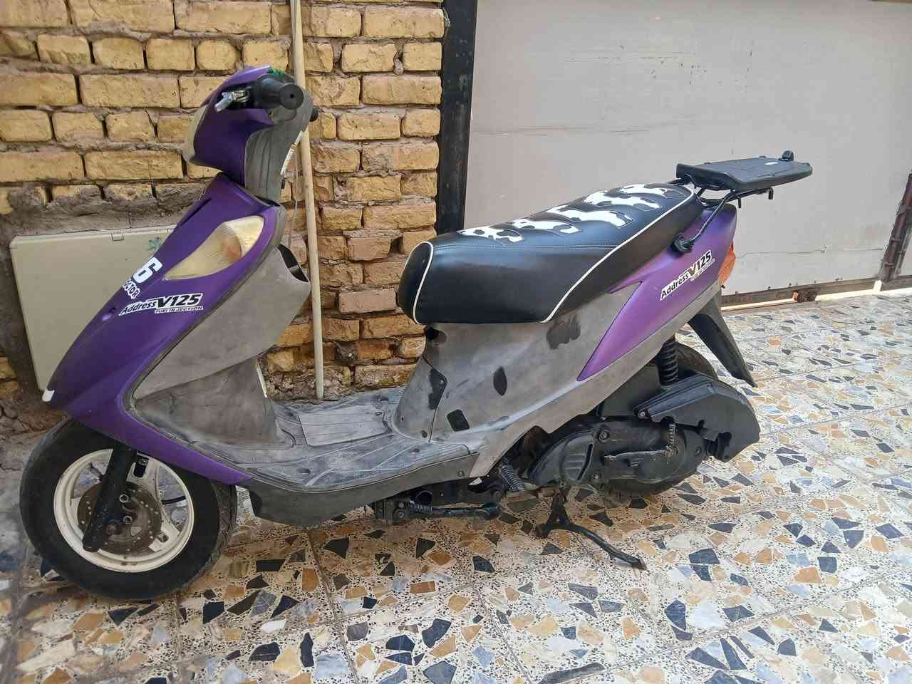 السلام عليكم ادرس قديم ياباني للبيع النضافه مثل ماموضحه بالصور  بيهه انذار سرقه نوزلها كلش حلو مضروبه رايمر فقط تخم تاير جديد سرعه ومعدل مكينه تخبل الدراجه نصبتهه احلا من الصور مكاني كوت الزهراء وهذا رقمي للاستفسار اتصال الخاص مغلق ***********
