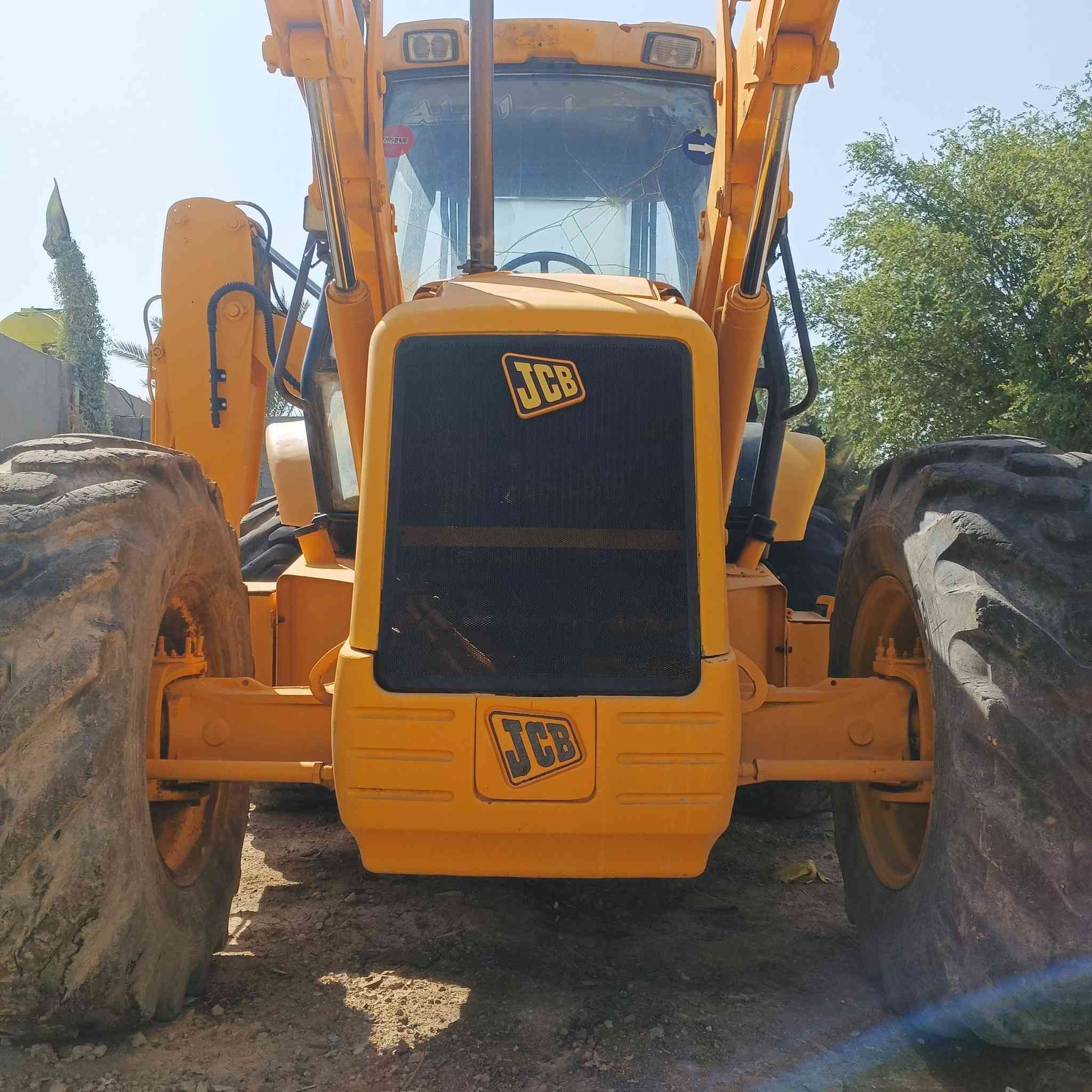 جي سي بي فور ويل رقم بغداد فول مواصفات جاهزة موديل  2000 مكان بغداد  ***********  الشراي يتصل والي بس يسولف ما لي خلك للجذاذبة فدوة الكلبك احنة ناس اصحاب عمل
