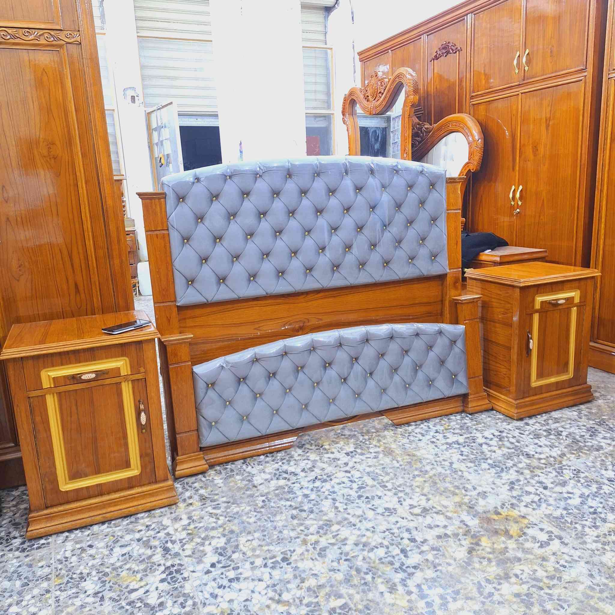 غرفه صاج عراقي مستخدم شي قليل دزاين الإيطالي متتكرر السعر 1150 للإستفسار ***********
