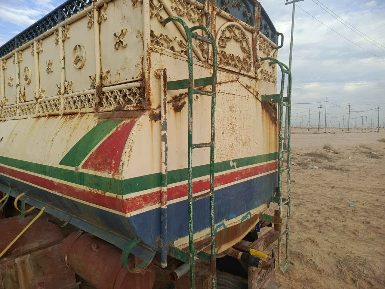 تانكي مارسدس بدون سله نظيف قواطع انضاف جيب وشد ***********نجف حي اشرطه
