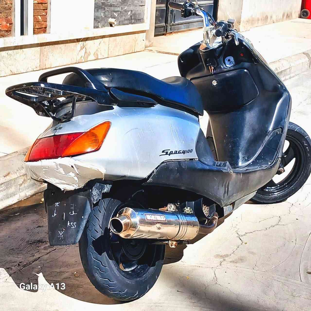 السلام عليكم دراجه سبيسي ياباني نضيفه دراجه رياضي صالنصه رياضي الاسعر 550اوبيه مجال العنوان 14تموز متواجد خاص او رقمي ***********
