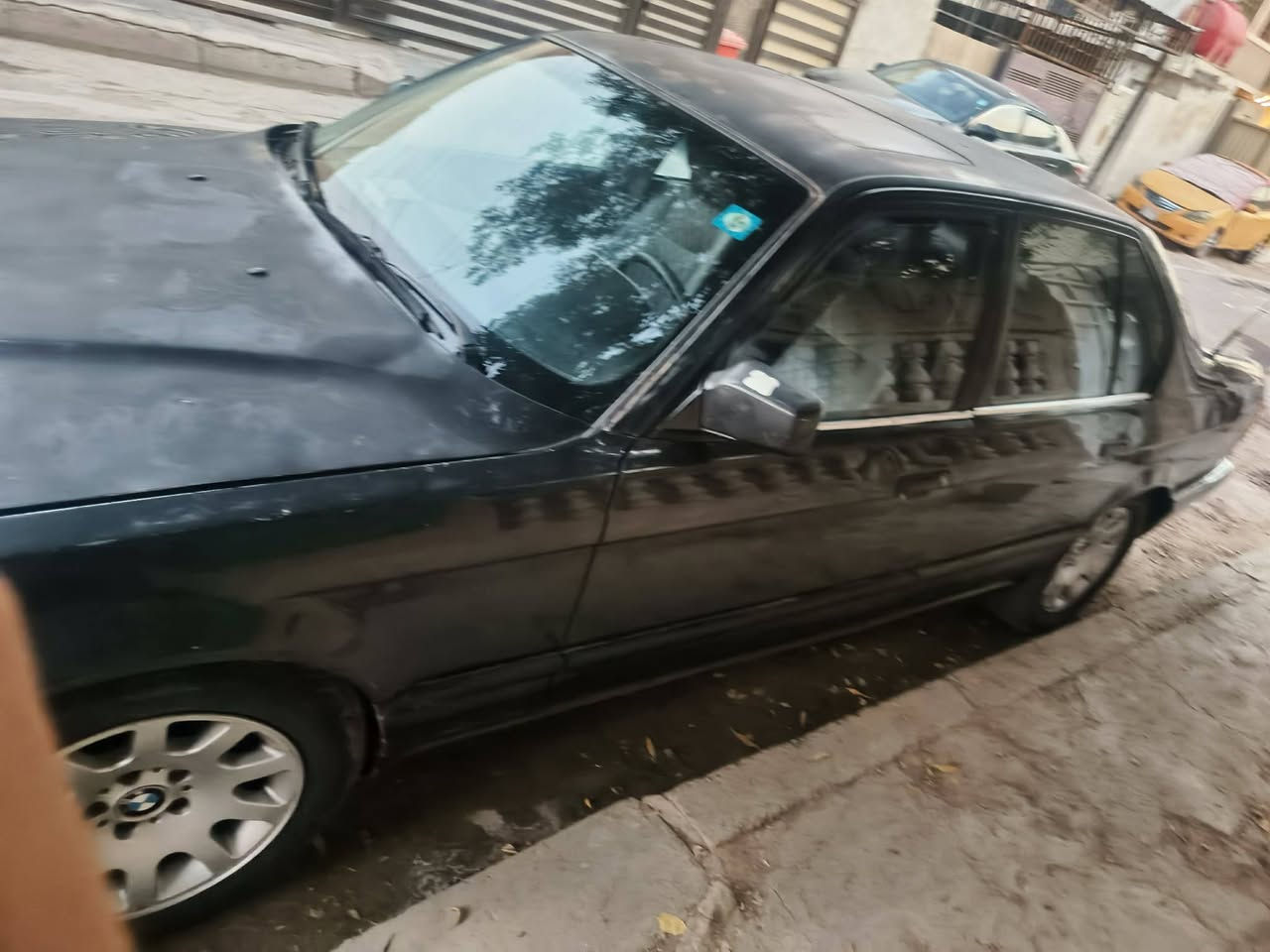 سلام عليكم بي ام حجم 735 موديل 91 كير ومكينه كلش نظاف تبريد جبتله كمبريسر بس اشده تاخذ مني تبريد دبل ايرباك دبل جكمجه تخم تاير جديد دواخلها حلوه بردات خلفيه وجانبيه مال بيبان خلفيه مشيولات جايبلهن اثنين بس يرادلهن شد الخلفيه شغاله حداديه واكسل جدد خلفي وامامي جامه جديده هزه جديده  رقم انبار انكليزي بااسمي سلايت شغال طكتين لايت عالي ناصي كلش قوي شتشه كبيره اندرويد طوافه جديده واصليه بشرط هيه والفيت بم اصليات بيها شلعه تشك الكاع ويل 16 طستها كلش حلوه اخوان السياره جاهزه بالكامل ممصبوغه قبل بلاد بس عوزه بولش قماره وبنيد وجنطه السعر ب42 عنوان بغداد البياع *********** بي واتساب ومفتوح الخاص ( اخوان  بدون مراوس )
