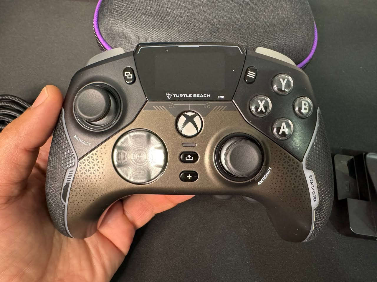 جويستك اكسبوكس احترافيه
Stealth Ultra

غنية عن التعريف
جويستك مستخدم نظافة 💯 
مصلح بيها شفت LT

السعر خاص
توصيل متوفر


**إذا كنت صاحب هذا الإعلان وتريد حذفه لأي سبب، رجاءا أرسل رسالة إلى الدعم الفني**