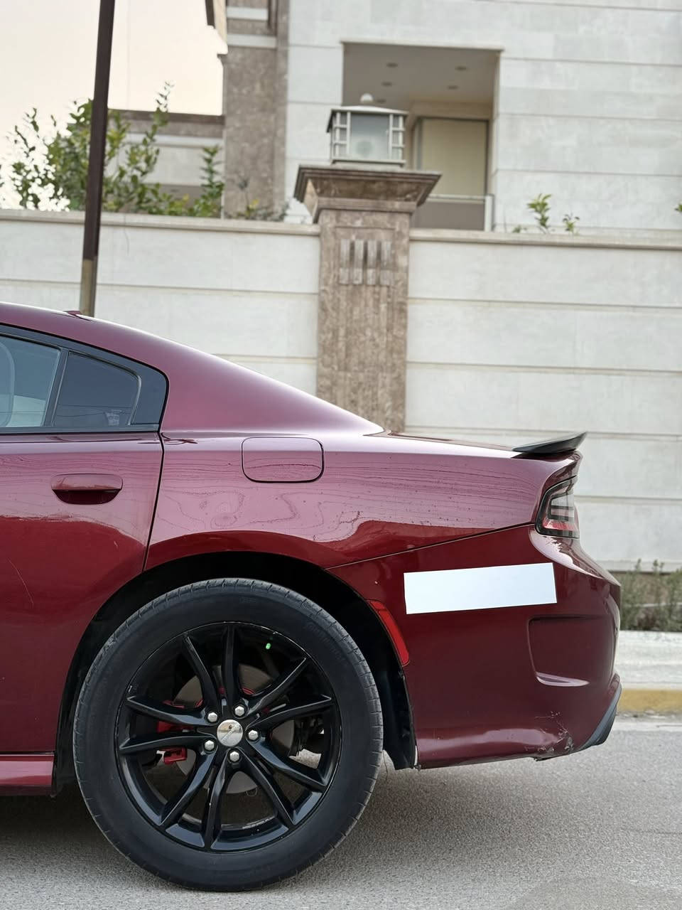 السلام عليكم
جارجر جيتي اصل  GT 
  بيه  بارد بل جاملغ إلمامي فقط 
كفاله من الصبغ 
 مديل 20
سياره رقم بغداد  بسمي
شفتات
بصمت ابواب
سماعات Alpine
حساس خلفي
تشغيل عن بعد
محرك 3600
كشنات حضن
هيترات مري
شاشه جبيره
تويل يعني سحب خلفي
الاستفسار ***********
العنوان بغداد
