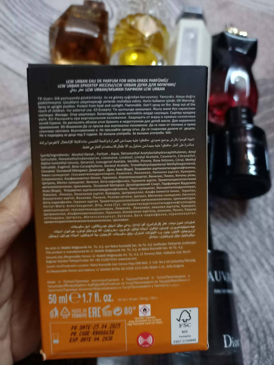 LC Waikiki LCW ACCESSORIES عطر أوربان للرجال EDP 50 مل

استمتع بكل لحظة مع هذا العطر، حيث يجذب الأنظار إليك من أول خطوة. عطر أساسي في مجموعتك برائحة منعشة ومهدئة تمنحك إحساسًا بالانتعاش والتميز. انطلق بثقة ودع عطرك يعبّر عن حضورك القوي ويترك انطباعًا لا يُنسى.


**إذا كنت صاحب هذا الإعلان وتريد حذفه لأي سبب، رجاءا أرسل رسالة إلى الدعم الفني**
