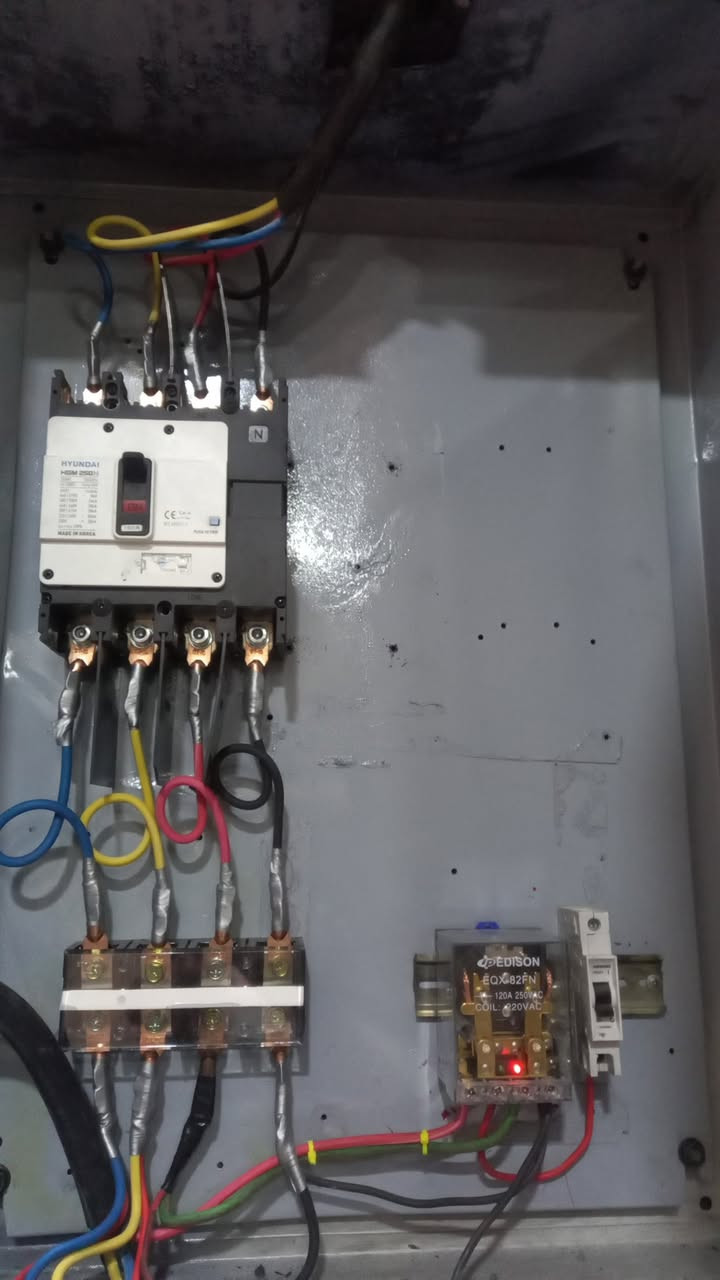 كهربائي متنقل الصيانه والتاسيسات العامه ناتي اليكم في اسرع وقت*********** /***********البصرة
