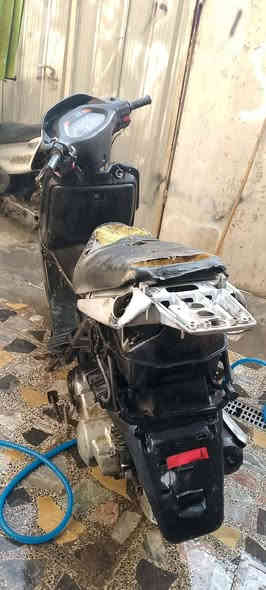 دراجتين للبيع ماكس 120 ياباني طافيه من المطرة الهسه.والهندر خارط.چانت شغالة ابيعها على وضعها..والفراشة شغالة محرك نظيف  تشتغل ربع هندر مال شغل نقصها فقط كفرات...اثنينهن ب250  ألف  الي ايفيدنه خلي يتصل مكانهن بغداد الشعب..***********
