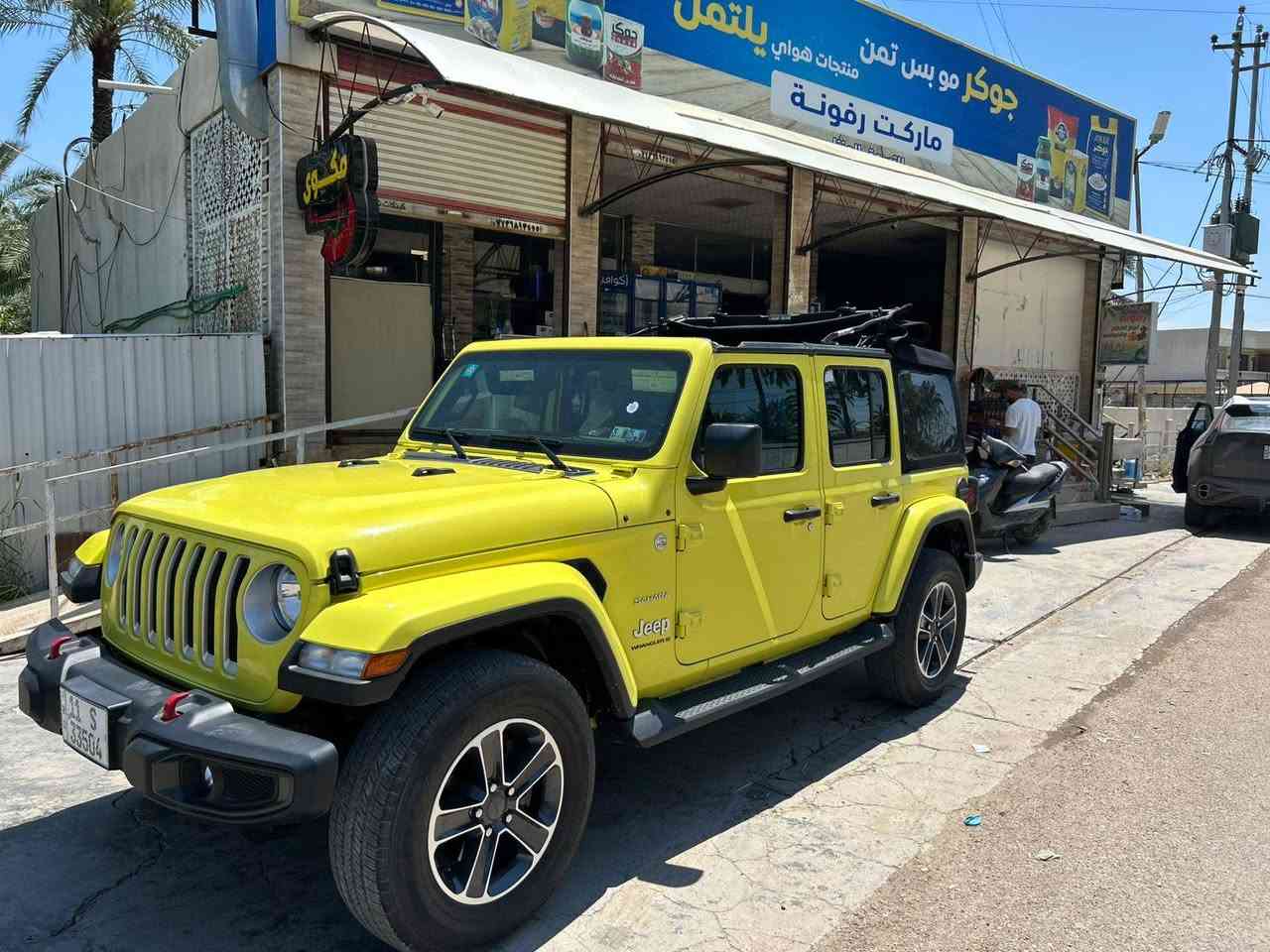 السلام عليكم جيب رنكلر 2023 محرك 2000 بانزين ماشيه 15 ترقيم جديد حادثهه بابتين فقط .السعر 260$ هاتف ***********
