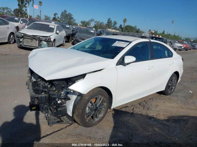 السلام عليكم 
فورتي 2023 
محرك 2000 دوش 
رقم بغداد بسمي تحويل ثاني يوم 
حادثها بنيد و جاملغ 
كير ومكينه وتبريد كفاله 
مكاني بغداد البلديات
السعر 130 
***********
***********
