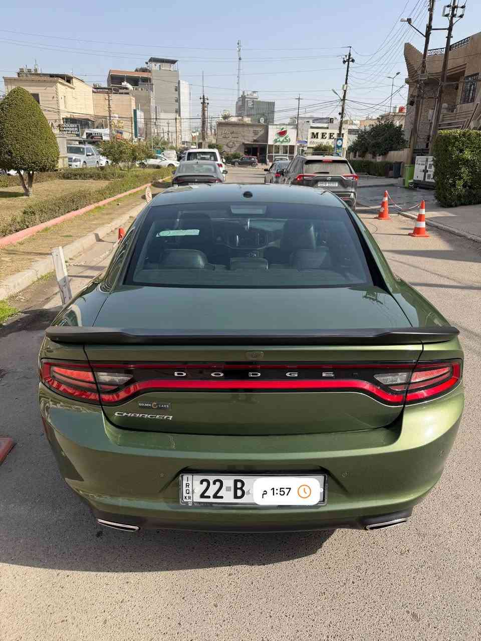 السلام عليكم دوج جارجر خليجي وكالة 2021 
محرك V6 3600 رقم اربيل بأسمي 
سنوية وهزة جديدة رقم انكليزي 
السيارة كفالة عامة عده بارد بسيط بالجاملغ الامامي الايمن 
السيارة نضيفه وجديدة وعلى ايدي 
سبير منازل عدة الشركة كاملة ارضيات الشركة كاملة 
كتلوكات الشركة ودفاتر الصيانة 
برغي واحد ممفتوح بيه وكله على وضع الشركة 
لون زيتوني ميتاليك 
بصمة ابواب وتشغيل 
تشغيل عن بعد 
كشن كهرباء 
داخل جلد 
شاشة 
كامرة دوارة 
تبريد قطعتين 
عنواني بغداد المنصور رايدة ب26 ونص يعني 265 ورقة  ومجاله بسيط جدا 
*********** علي
