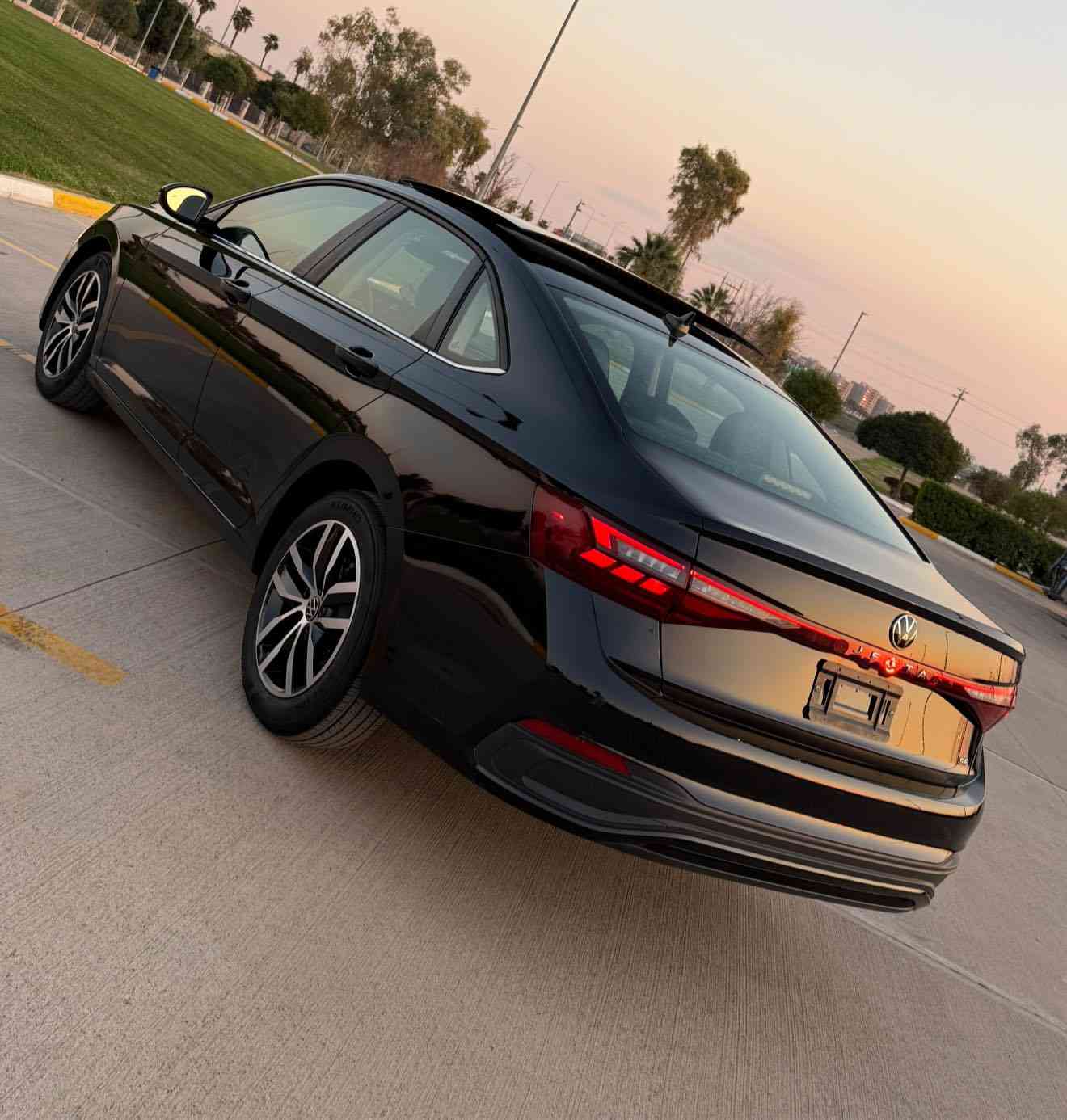 VOLKSWAGEN 2025 JEETA (SE)
MODEL:2025 
MILE :13,000
IMPORT COUNTRY:USA
COLOR:BLACK 
DAMAGE: 2 PAINT
FOR MORE INFORMATION 
0750 81 81 81 1
0777 435 30 83
0780 355 57 55
—————————————————————فولكسفاجن جيتا 2025 (Se)
السنه : 2025
اللون :اسود 
المسافه المقطوعه : 13,000مايل
مصدر السياره : امريكا 
الضرر : 2 قطعه بدون ايرباك وبدون دواخل 
المواصفات : Se كامل مواصفات -بانوراما- بصمه تشغيل -مقاعد- جلد -تدفئة-شاشه بقياس 12.9-تحكمات تبريد تاج -رادارت امامي خلفي - تحديد مسار نقطه عمياء- اوتو هولد - هندبريك بصمه -بالاضافه الى بقيه المواصفات معروف 
اي استفسار 
0750 81 81 81 1
0777 435 30 83
 0780 355 57 55
السعر 18,500$
