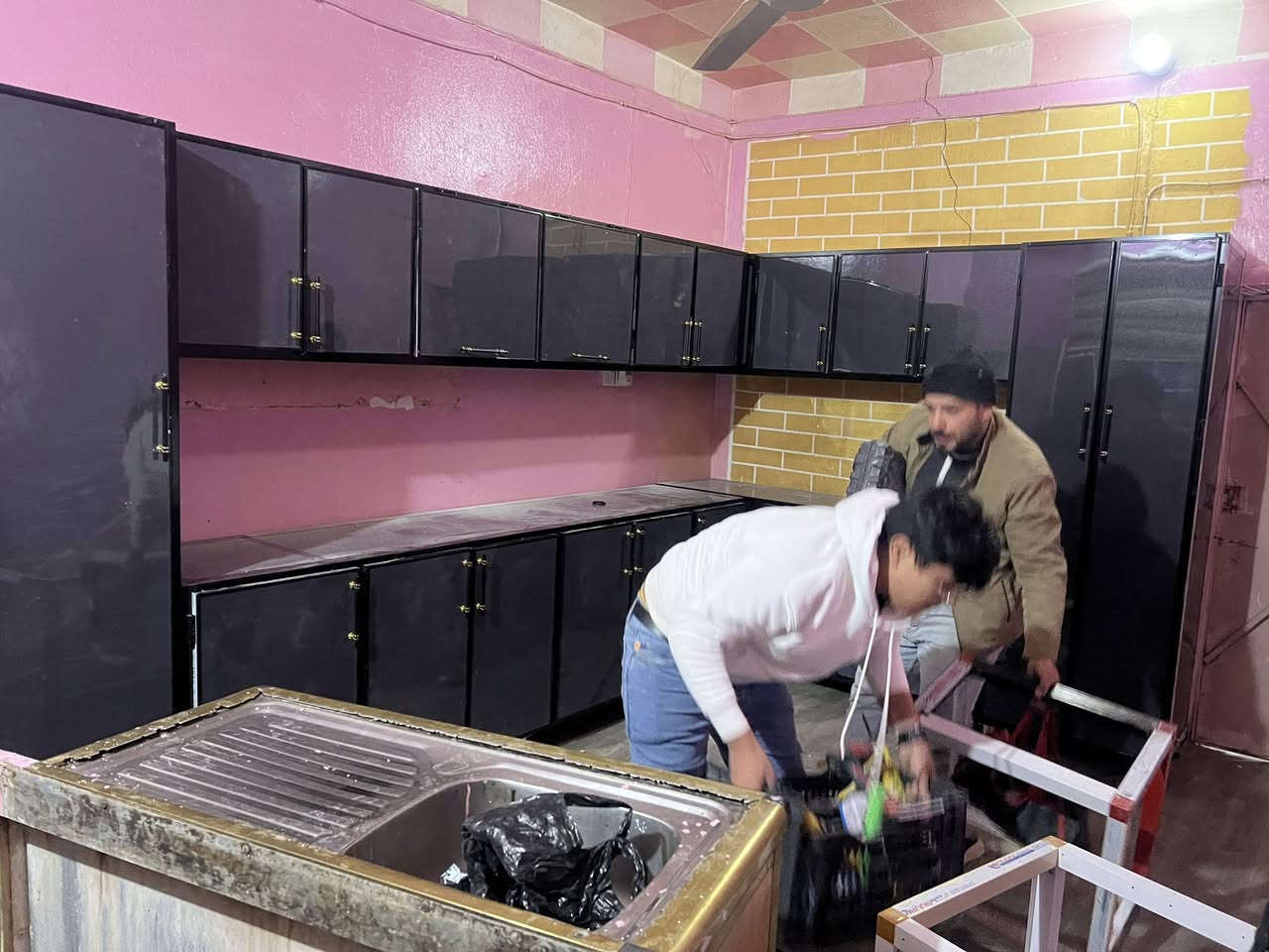 اللهم صلي على محمد وال محمد 
العمل مستمر ليلٱ ونهاراً 
من اعمال معمل سيد بشار القزويني  للأثاث وغرف النوم وحسب الطلب  و bvc و للألمنيوم الكائن في ال بدير شارع الرابط بين مضيف الشيخ مهدي رحم و بيت قائم مقام   للاستفسار الاتصال على هذا الرقم *********** او ***********
