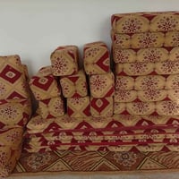 ديوان مستخدم للبيع نظافته ٧٠%100 7دواشك 9تكيات 14مساند ظهر 2زاويا بسعر...