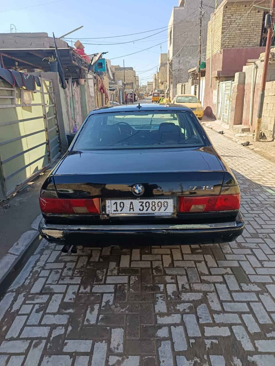 السلام عليكم بي ام للبيع بدي ٧٣٠ مكينه ٧٣٥ سياره حلوه جاهزه هزه جديده سنويه بسمي مصفره من كلشي طخم تاير جديد قبل اسبوع شديته مكاني بغداد العبيدي رقم *********** سعر ٣٨ وبيها مجال موديل 91
