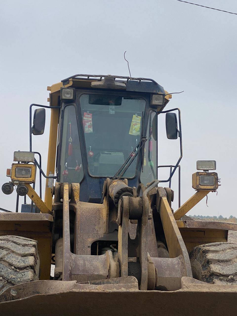 السلام عليكم عندي شفل كوماتسو حجم 380 موديل 96 شرط التحويل شغال وجاهز كير كهربائيّ اريد مراوس بحفارة حجم 200او 210 عنوان صلاح الدين تكريت العلم الدبسة ***********
