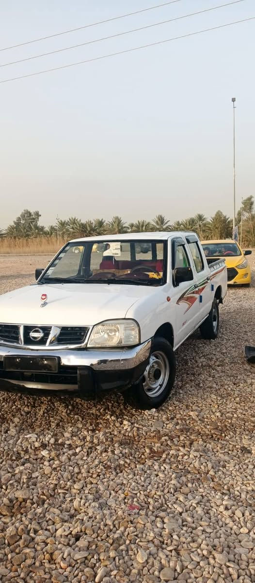 السلام عليكم.سيارة نيسان شبوط موديل 2008 مزاد كربلاء انطيك بيها وكالة ام الباركود سيارةكفالة كير محرك اكسن شاصي . سيارة مصبوغة عام  للجمالية كفالة من الضربة والتبديل .سيارة جاهزة من كهربائيات  و دوشمة  وحدادية  تخم تاير نظيف.تدفئة تبريد شغال  .ترايك وين ما تريد .السعر74$وبيها مجال عنواني واسط /صويرة /الحفرية للتواصل الاتصال على الرقم ***********
