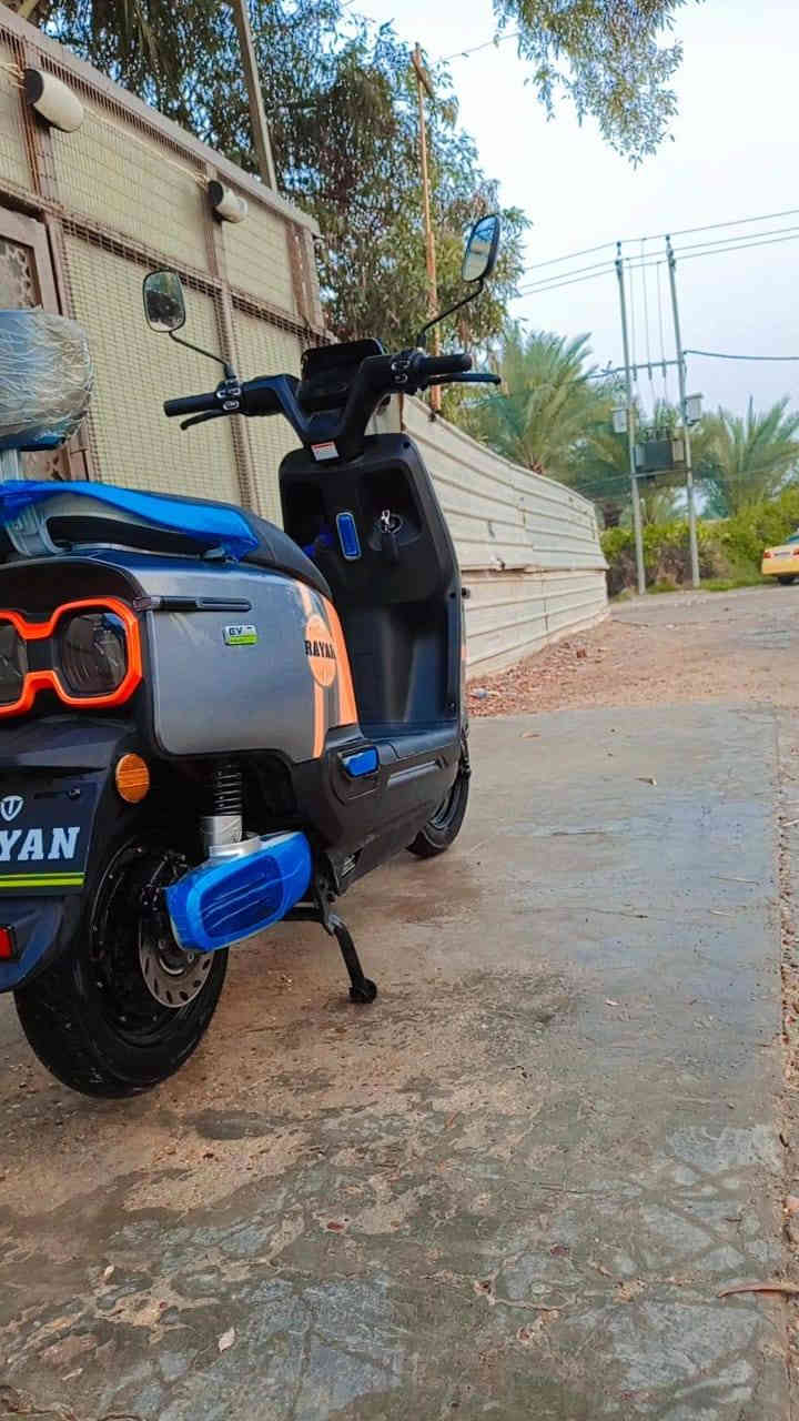 سلام عليكم دراجه شحن ريان ام عيون دراجه كفاله فقط الجاملغ الامامي طاك ماشيه 50 كيلو يعني زيرو دراجه خير من الله السرعه الفعليه 80 وبل شحنه الواحده 80 كيلو تمشيك مكاني بغداد البياع رساله ثالثه سعره 850 وبيه مجال اتصال على الرقم  *********** كامله مواصفات
