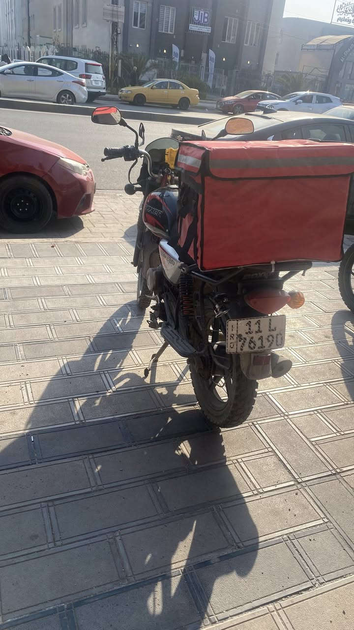 سلام عليكم 
للبيع بوكسر مودليل 2021مرقمه كامله بسمي تحويل ثاني يوم مجفته تجفيت شركة دراجه كلشي مابيه خير من الله بيه شويه نقوصات بسيطه سعر مليون و700وبيه مجال حك الجيه العنوان الدوره او السيديه رقم ***********
