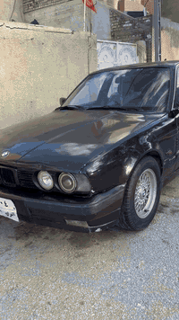 525 كير عادي اصل
سياره جاهزه للاخير عدا التبريد نقصه غاز
كهربائيات كلها شغاله سلايت شغال ٣ حركات 
مكينه مفتوح مديل ١٩٩٠ سياره حلوه ونضيفه مال جناي 
سعرها ٤٢ وبيها مجال بسيط 
*********** بي واتساب
