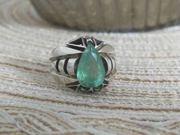 خاتم زمرد كولمبي اصلي شرط الفحص قطعة نادرة
للتواصل واتساب ***********
