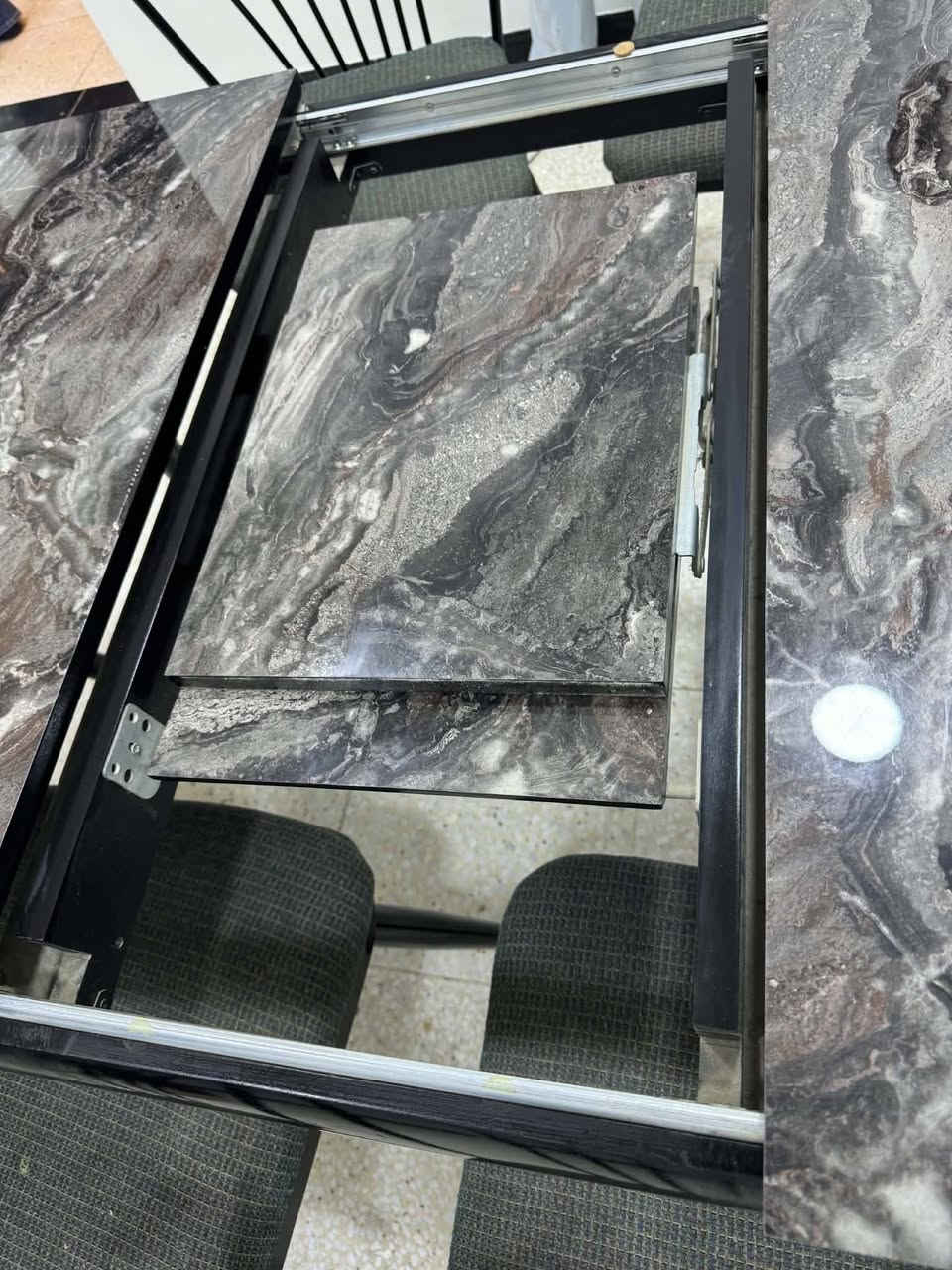 ميز طعام مرمر هيكل حديد يتكبر ويتصغر ٦ كراسي ماخذي ٦٠٠ ابيعه ٣٠٠ نهايته حيل نضيف المكان الدوره مستعجله عليه


**إذا كنت صاحب هذا الإعلان وتريد حذفه لأي سبب، رجاءا أرسل رسالة إلى الدعم الفني**