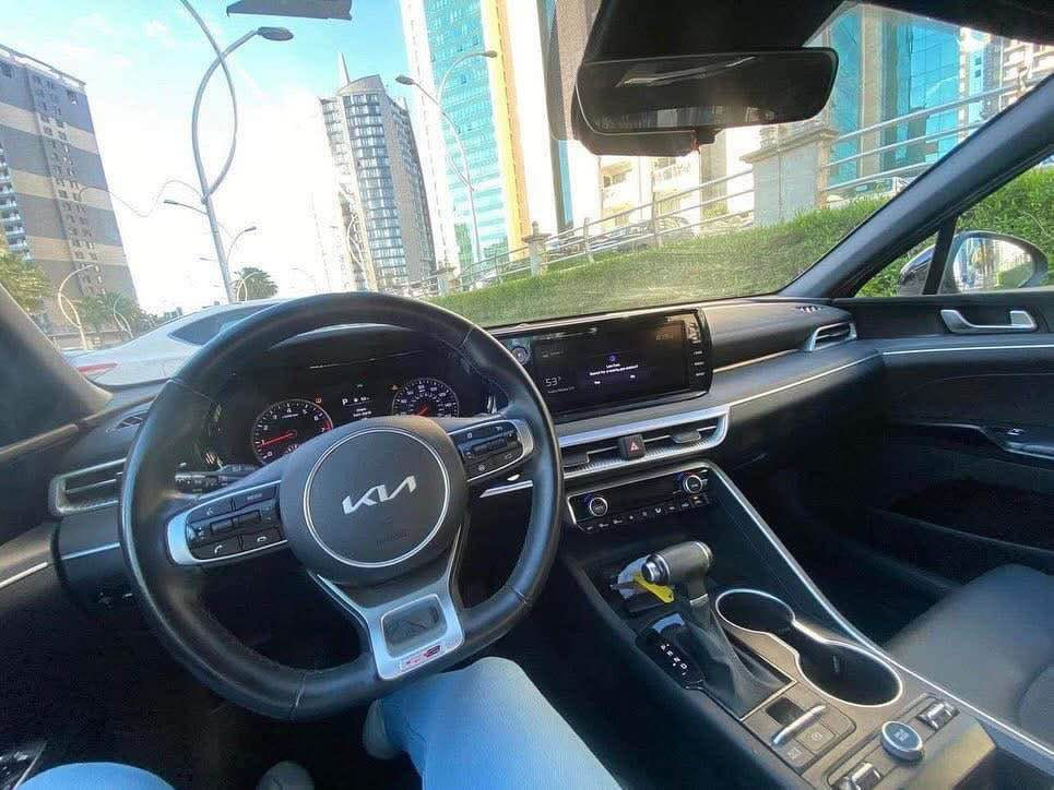 Kia K5 GT Line 2022
لون اسود / رقم دهوك
فول مواصفات عدا البانوراما
عداد المسافة 58,000 مايل قابل للزيادة
المحرك 16 توربو
السيارة كاملة بدون اي نقص

بصمة + تشغيل عن بعد
الداخل جلد اسود
قيادة ذاتية
تحديد مسار
توقف فجائي
رادار امامي + جانبي
تدفئة كشنات
شاشة كبيرة تدعم " آبل كار بلي + اندرويد اوتو "
ايقاف مؤقت Auto Hold
هاند بريك بصمة
شحن وايرليس
وبعد بيها مواصفات الـ K5 معروفة 

الضرر قطعتين : جاملغ خلفي + الباب
بيها ايرباك الصفحة / الصور مرفقة بالمنشور
 
السيارة موجودة بالموصل حي الفلاح 
اي استفسار بالخدمة ..
كورك : ***********
اسياسيل : *********** موصل, نينوى
