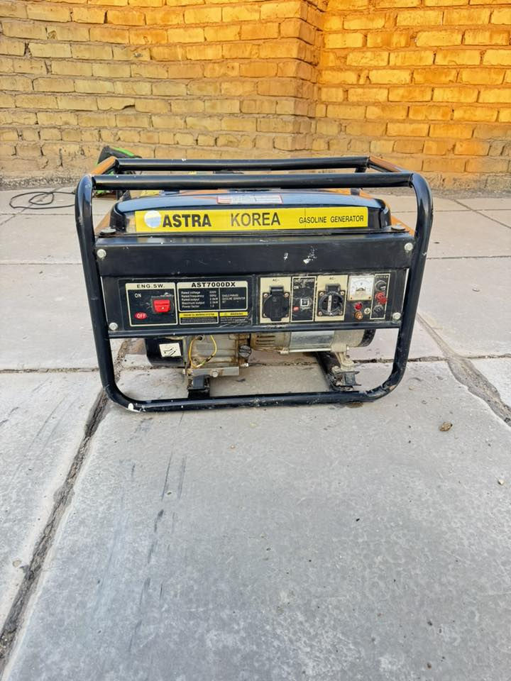 المولد السعر 150 وماطور إيطالي أصلي نظيف السعر 75 كثر خشب كهربائي سعر 75 ويوجد خدمة توصيل***********
