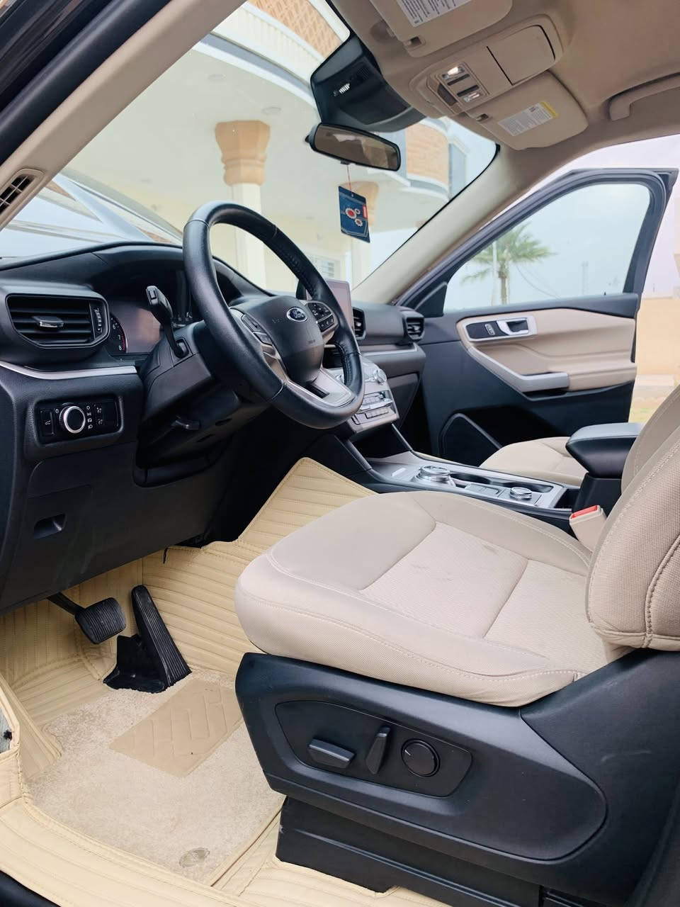 سلام عليكم
للبيع 

سياره فورد اكسبلور لون اسود 7 راكب 

الموديل 23 فول مواصفات 4 سلندر تيربو سياره مكفوله 

للاستفسار والاتصال ع رقم الهاتف ‭٠٧٨١ ٩٩٦ ٤٨٢٨‬
