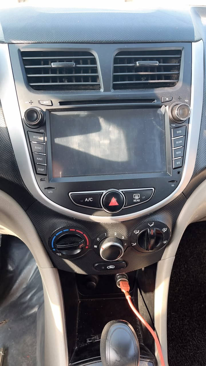 شاشة اكسنت مضلع بلوتوث قرص كامرا  فلاش اواكس تشغيل فيديو جي بي اس 
٥٠ بيهه مجال بسيط 
مكاني بغداد 
***********
