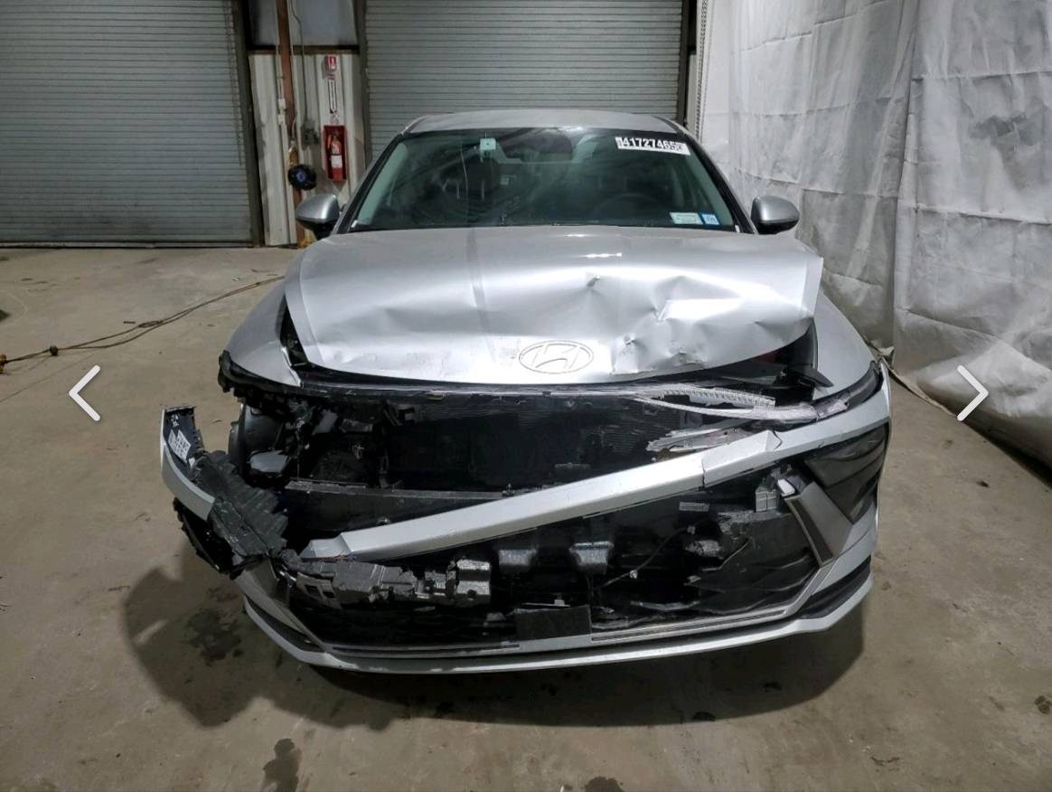 السلام عليكم 
 سوناتا 2025 للبيع 
وارد امريكي
حجم المحرك 2000 هايبرد
ماشيه 31000
شاشتين متصله مع ابل كار بلاي + اندرويد اوتو
تشغيل بصمه 
شفتات
تدفئه الكشنات الاماميه 
فتحات تبريد خلفيه
كامره خلفيه 
كشنات كهربائيه 
لايت امامي + الخلفي لِد
4 حساسات اماميه و 4 خلفيه
اوتو هولد
تثبيت مسار 
قياده ذاتيه (فئه نادره) 
وضع sport + eco
و بعد مواصفات سطحيه اخرى 
 الضرر : بنيد فقط مثل ما موضح 
رقم الشاصي : kmhl34jj4sa108049 
السعر : 195 و وبي مجال
مكانها : كربلاء المقدسه (حي العباس طريق بغداد) 
للاستفسار : ***********


 
