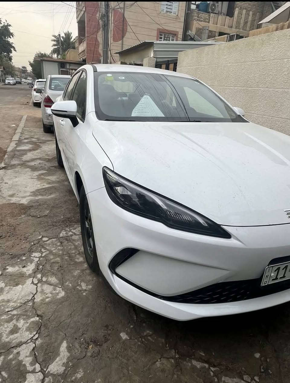 سيل 5 الأصدار الحديث  (Seal 5) – 🔥
السعر: 15.900.000 عراقي وتدللون علينه 

🌟 أبرز المواصفات والإضافات الحصرية:
• مدى كهربائي فائق: السيارة تمشي ما يصل إلى 120 كيلو متر على الكهرباء فقط!
• شحن مرن: مزودة بـ منفذين شحن (سريع وبطيء).
• خزان وقود ضخم: سعة 65 لتر لرحلات طويلة بدون توقف.
• تحكم عصري: مزودة بـ گير تعليك.

.موديل 2025

🔋 المحرك والتقنيات الأساسية:
• محرك 1500cc اقتصادي (Hybrid + Electric + Petrol)
• تبريد أمامي وخلفي (قطعتين)
• بصمة + كارت دخول ذكي
• شاشة وسطية
• كاميرا خلفية
• حساس خلفي

💡 الإضاءة والتصميم:
• لايت زنون
• بك لايت LED
• ويل أسود
• داخل جلد لون أبيض
• تحكم مقود من الجانبين

📍 العنوان: بغداد 
***********
