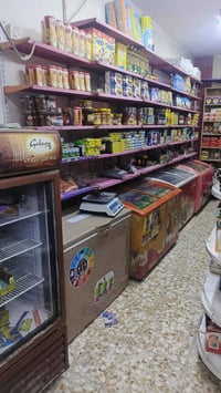 عارضات لبيع مع رفوف ابو جسر مكاني الحريه الزراعي شاكر العاني 077142034...