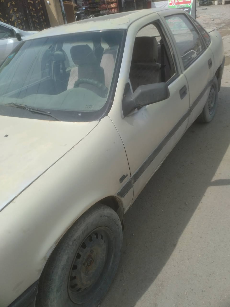 اوبل فكترا محرك ١٦٠٠  رقم بغداد  سيارة  نضيفة شرط تحويل  مكاني بغداد العبيدي شارع  السعر ٢٨ ورقة  تلفون  ***********
