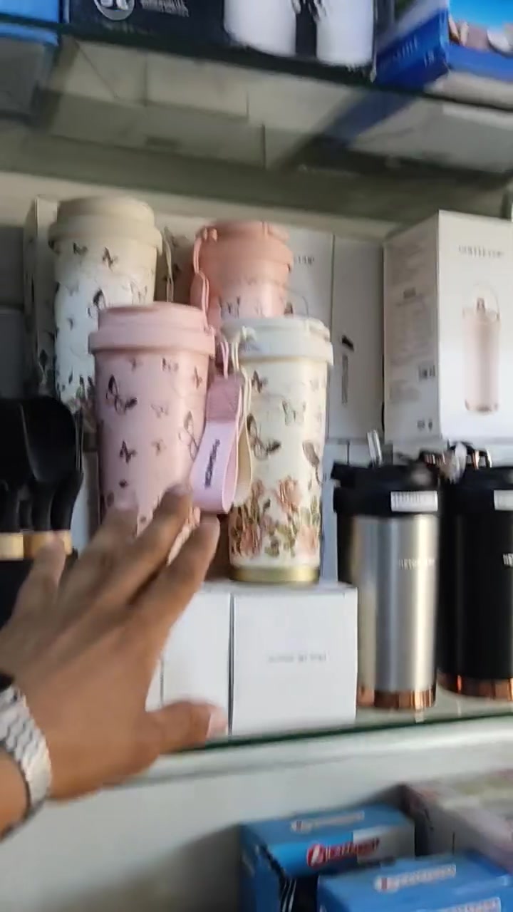 جااات  سلعة  ديال  كلياناتي  مبعصااات  😆 لي  كيعجبهم  لبرستيج   جي  لا  يطيرووو  بيهم   🤣😍


**إذا كنت صاحب هذا الإعلان وتريد حذفه لأي سبب، رجاءا أرسل رسالة إلى الدعم الفني**