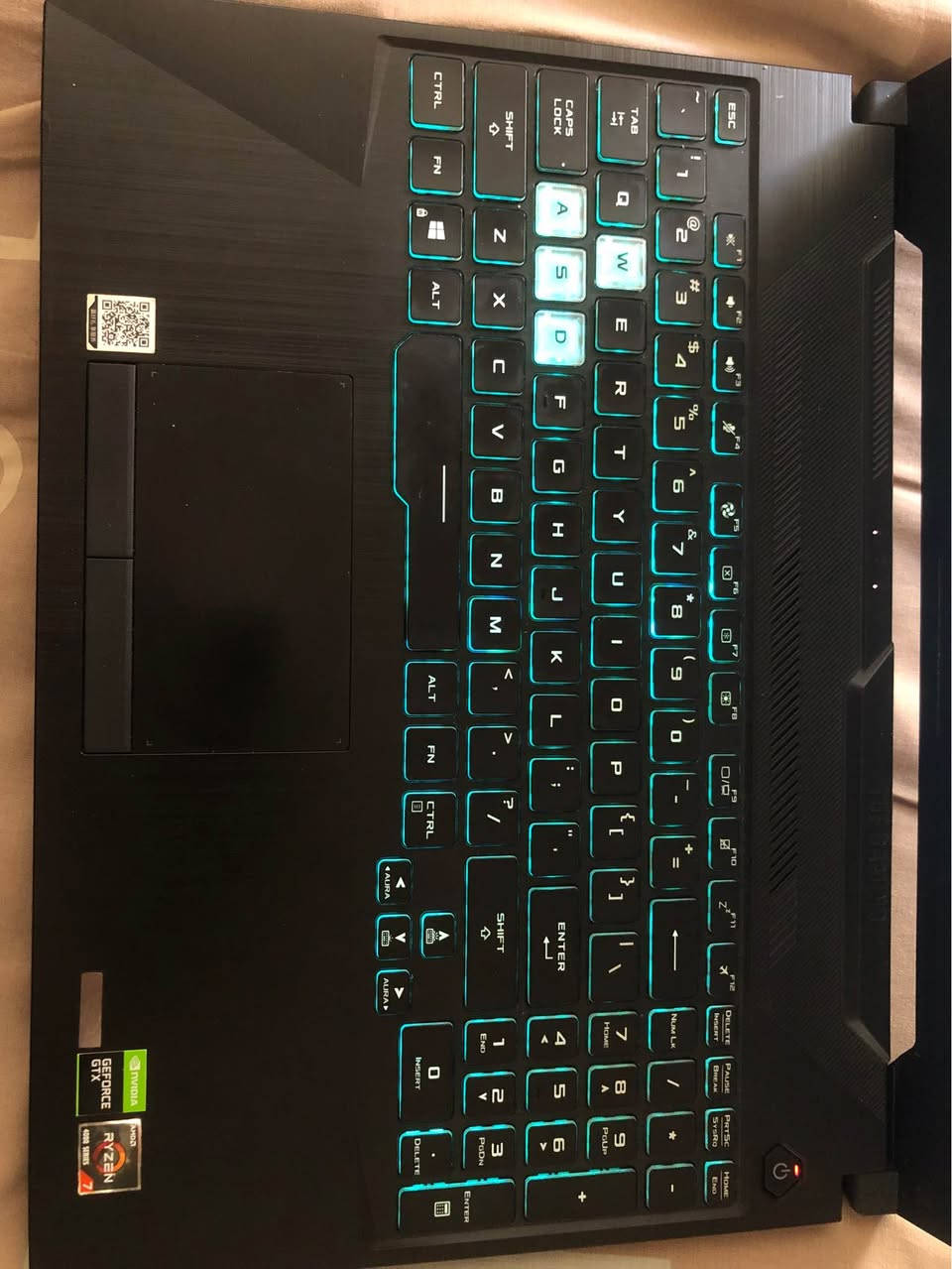 ASUS TUF GAMING A15 
Laptopeki zor pak u be keshaya tanha shuxte haybe la rasmakaya dyara u rasmim grtwa 
Core i7 u ryzen mabaqi muasafati hamui danrawa 
Nrxishi 520$
Hawler أربيل, العراق


**إذا كنت صاحب هذا الإعلان وتريد حذفه لأي سبب، رجاءا أرسل رسالة إلى الدعم الفني**