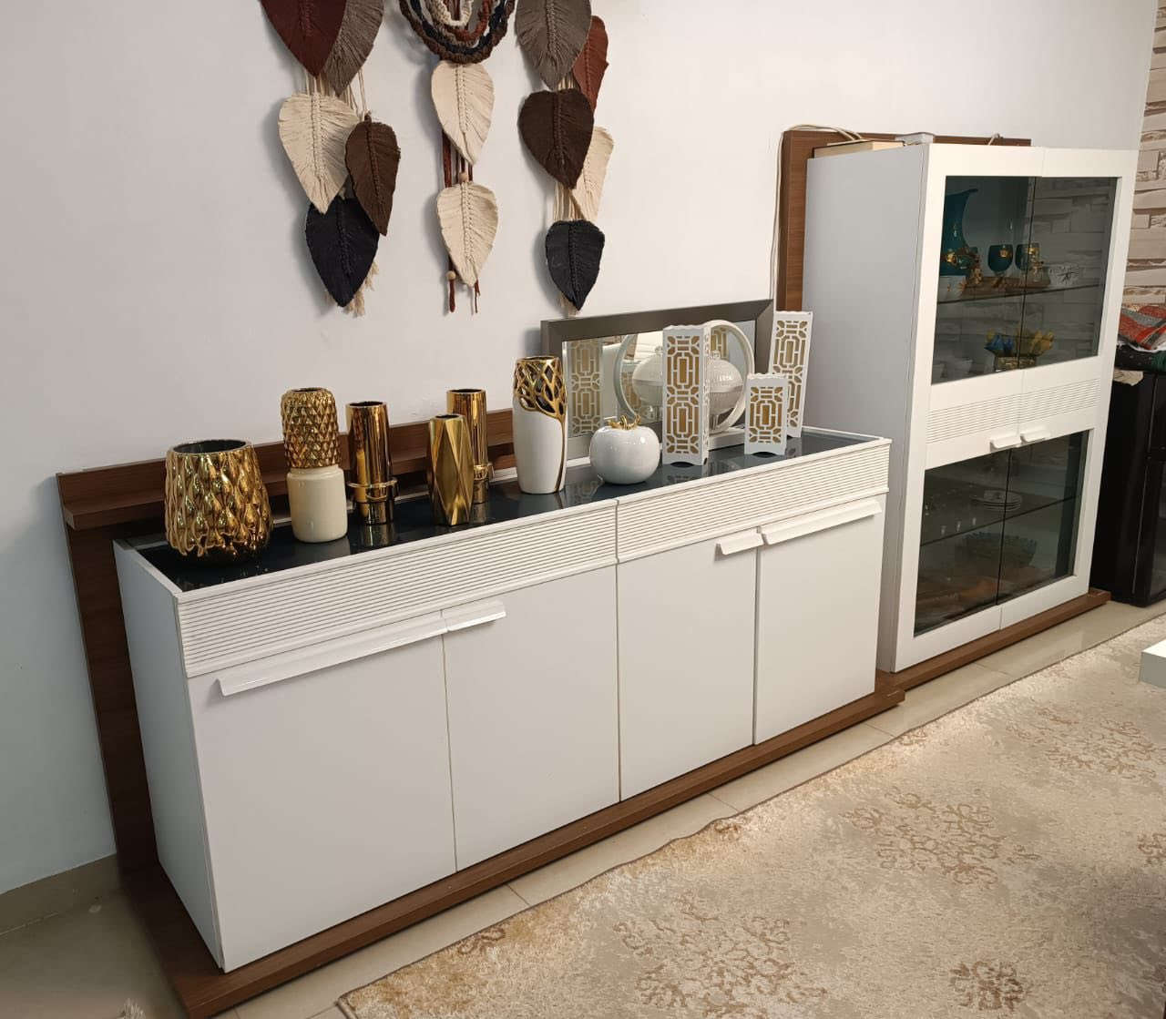 #غرفة_طعام📌👇🏻
غرفة طعام للبيع بوفيتين + 
ميز و(٦) كراسي ماركة استقبال💯
العنوان #اربيل_مجمع_بانك_طريق_عينكاوة📍للمزيد مراسلتي✅👍


**إذا كنت صاحب هذا الإعلان وتريد حذفه لأي سبب، رجاءا أرسل رسالة إلى الدعم الفني**