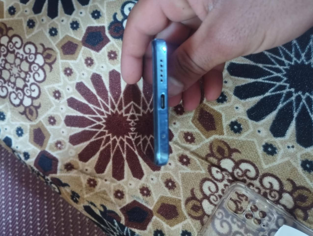 السلام عليكم ريدمي 11 ذاكره 128 بدل شاشه اصليه السعر 110 وفي مجال
***********
