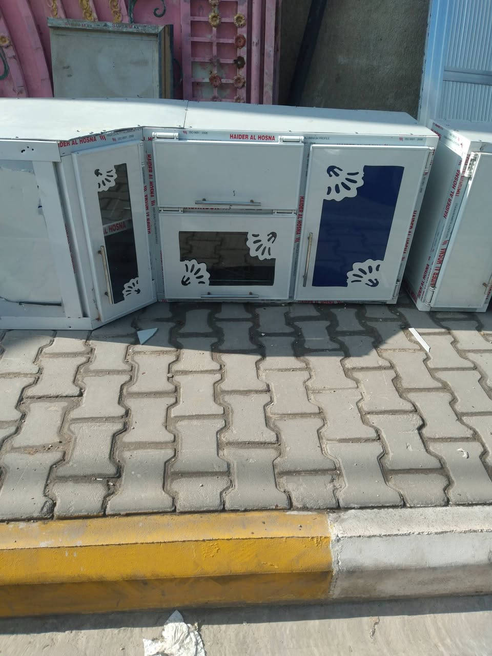 كاونتر للبيع ٥ قطع ع متر ونص مرمر نطيف اتصال ع رقم ***********
