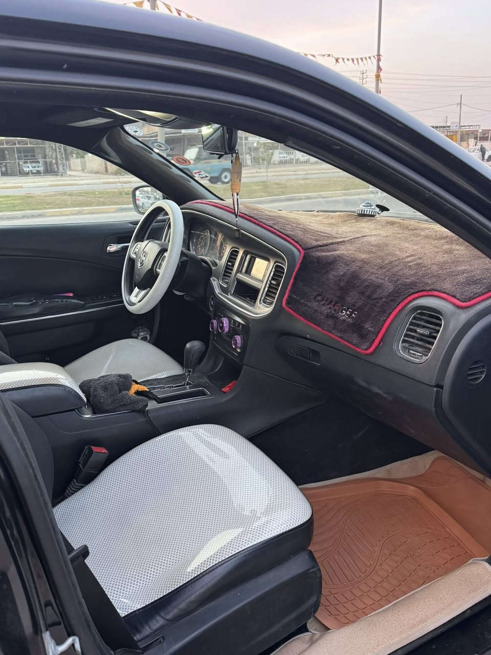 سلام عليكم
جارجر للبيع لون اسود

موديل : 2014:

رقم : اربيل هزه و سنوية جديده 

الحادث : صفحه صبغ بدون حادث تخريب صبغ من امريكا 

 

كير : مكفول 

مكينة : مكفول بلاد 

مواصفات: 

 

بصمة اربع ابواب 

منظومه زنون عالي ناصي 

بلوجكر زنون 

سياره حلوه و مال جناي سيارة كاملة من كلشي 

سعر 140 و بي مجال بسيط 

عنوان واسط الصويرة


**إذا كنت صاحب هذا الإعلان وتريد حذفه لأي سبب، رجاءا أرسل رسالة إلى الدعم الفني**