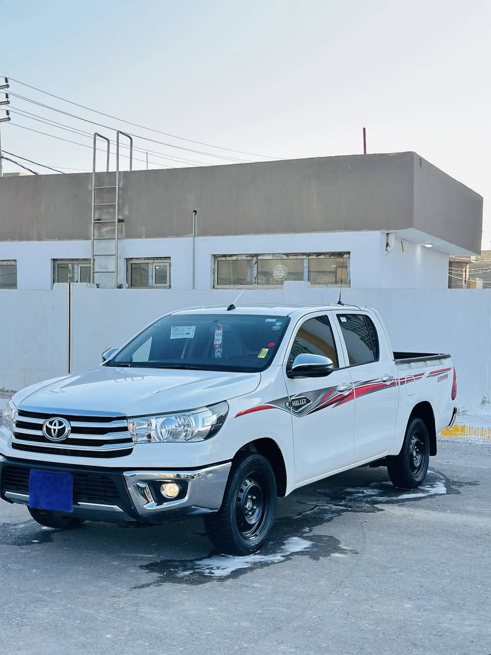 السلام عليكم تيوته  2024 رقم مثنى دولي بسمي السياره كارتون ماشه 44 فقط بيه صبغ باب البدي فقط والباقي كفاله السعر 230 وبيه مجال لاستفسار *********** بيع او مراوس بيكم مكان السياره السماوه
