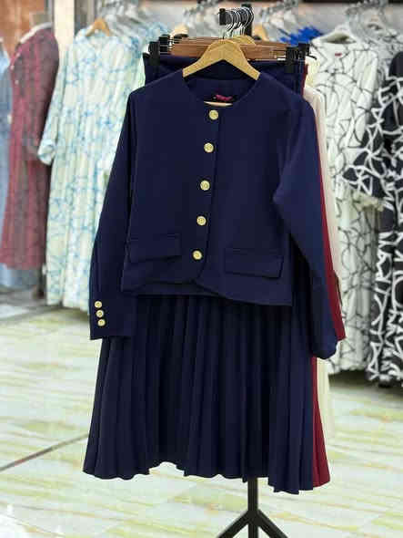 طقم انيق كوالتي عالي قماش دابل ايطالي 

قياس 48/46/44/42/40/38/

#سعر قطعة 35 الف فقط

ملاحظه //تصوير حقيقي من محل

للحجز واستفسار مراسلتنا على الخاص 

او واتساب ***********
