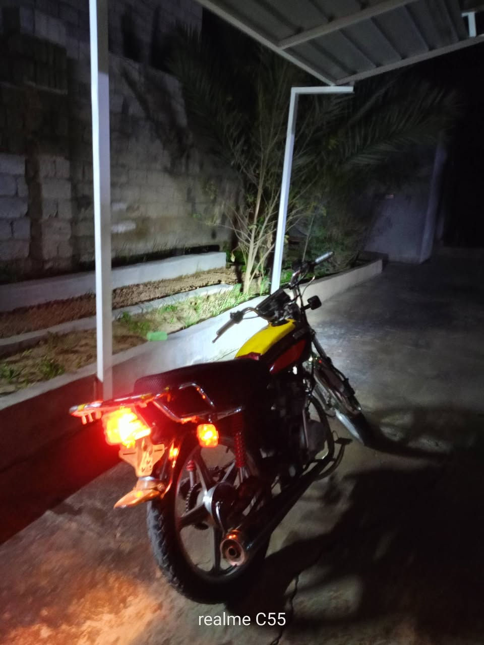 السلام عليكم
سافان خمسه كير موديل 21
محرك بلاد كهربائيات كلها شغال وياله مسطره محرك مبدل بس رنكات لاصرف ولا بخار نشاط فول شلعه ومعدل صالنصه نص 
السعر:380وبي مجال قليل
متواجد خاص
‏‪0780 256 7561‬‏
مستعجل عله بيعتو
جماعت300 لاتعلق
مو شراي لاتبزعني
