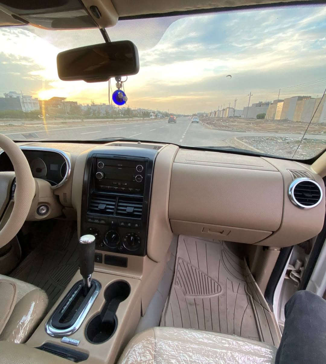 فۆرد ئێکسپلۆر 2010 خلیجی فول مواسەفات 
سفری شەریکەی نیڤا 
کلین تایتڵ بێ بۆیاخ و بێ لێدران 
سەنەوی ژینگەی نوێیە 
بەجوانی و پاکی ماوەتەوە 

سعر : لە کۆمێنت داوای بکە ڕاستەوخۆ بۆت دێت 🤖 

گێڕ و مەکینەی بەشەرت 
هیچ کێشەیەکی تێدا نییە 

ژمارەی خاوەنەکەی 
***********
